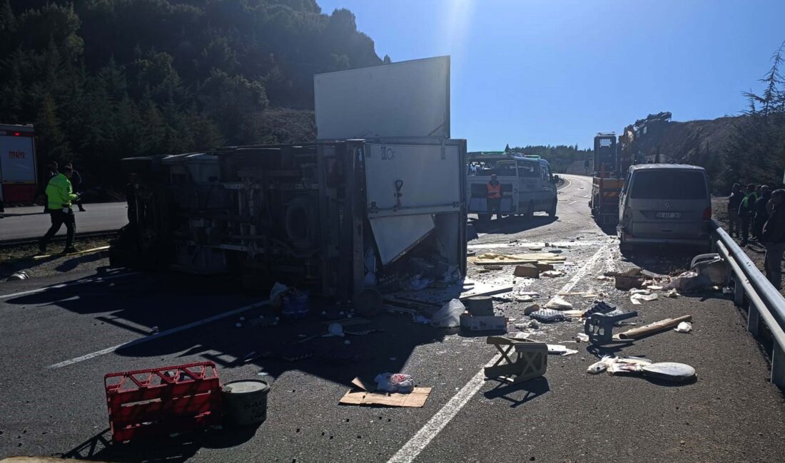 DENİZLİ‘nin Tavas ilçesinde, sürücüsünün kontrolünden çıkan kamyonetin karşı şeride geçerek