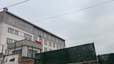 Bursa’nın Yıldırım ilçesinde, ders esnasında aniden fenalaşan 17 yaşındaki lise