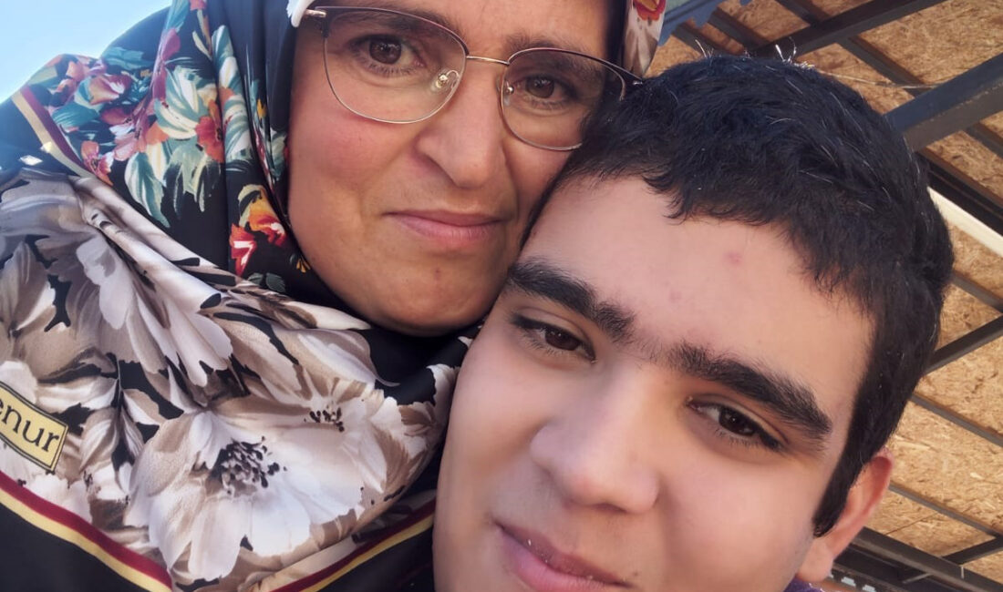 Antalya’da yaşayan Kinvan ailesi, ağır otizmli 20 yaşındaki oğulları Muhammet’in