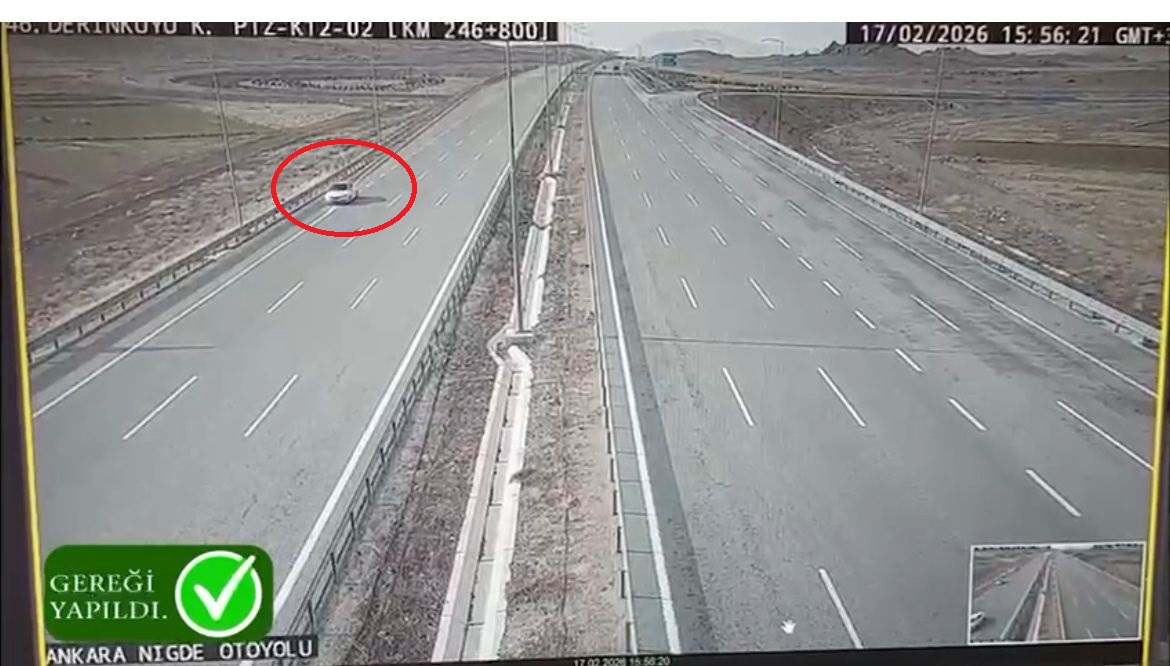 NİĞDE-Nevşehir otoyolunda otomobiliyle geri geri giderek ters şeritte ilerleyen ve