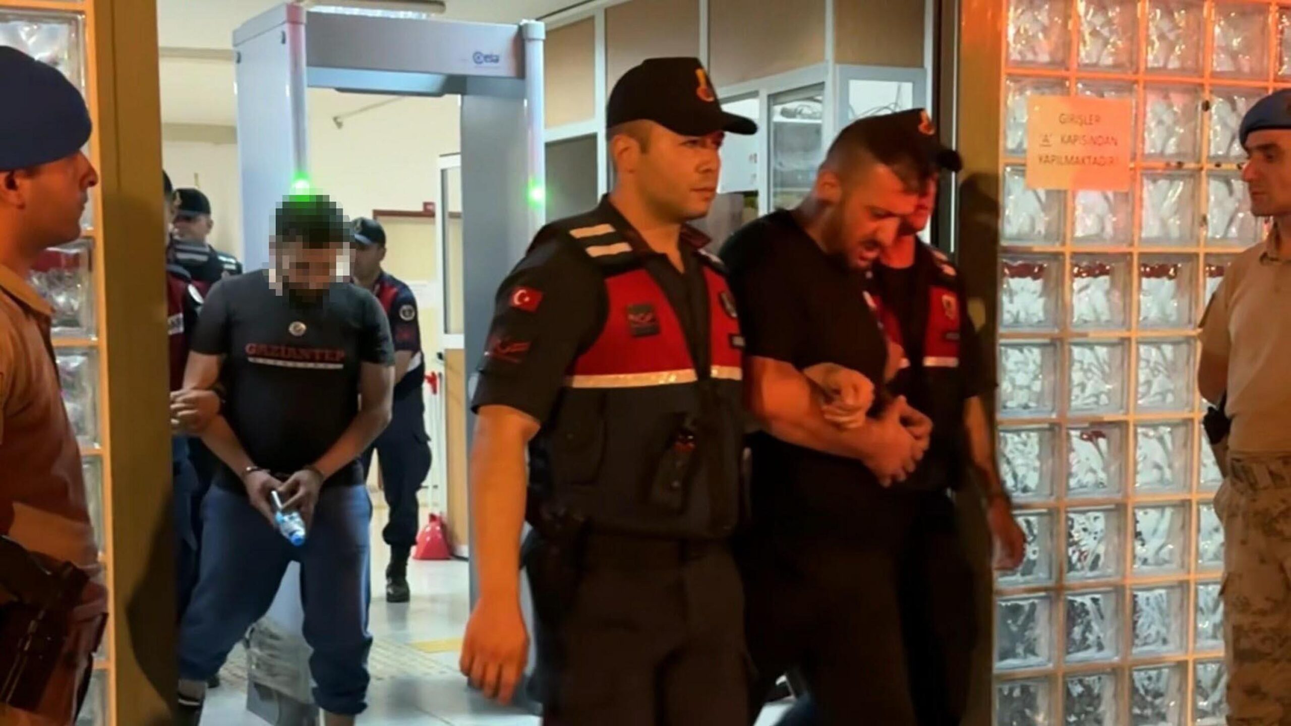 AYDIN’ın Köşk ilçesinde, çalıştığı eğlence mekanında başından vurulmuş halde bulunan