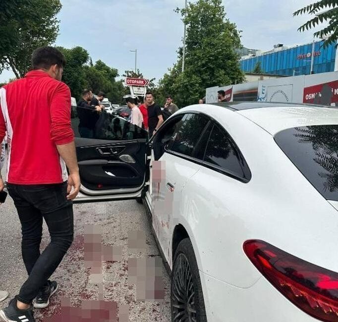 Bursa’da patronu Mustafa Ekşi’yi (41) otomobil içerisinde boğazını keserek öldüren