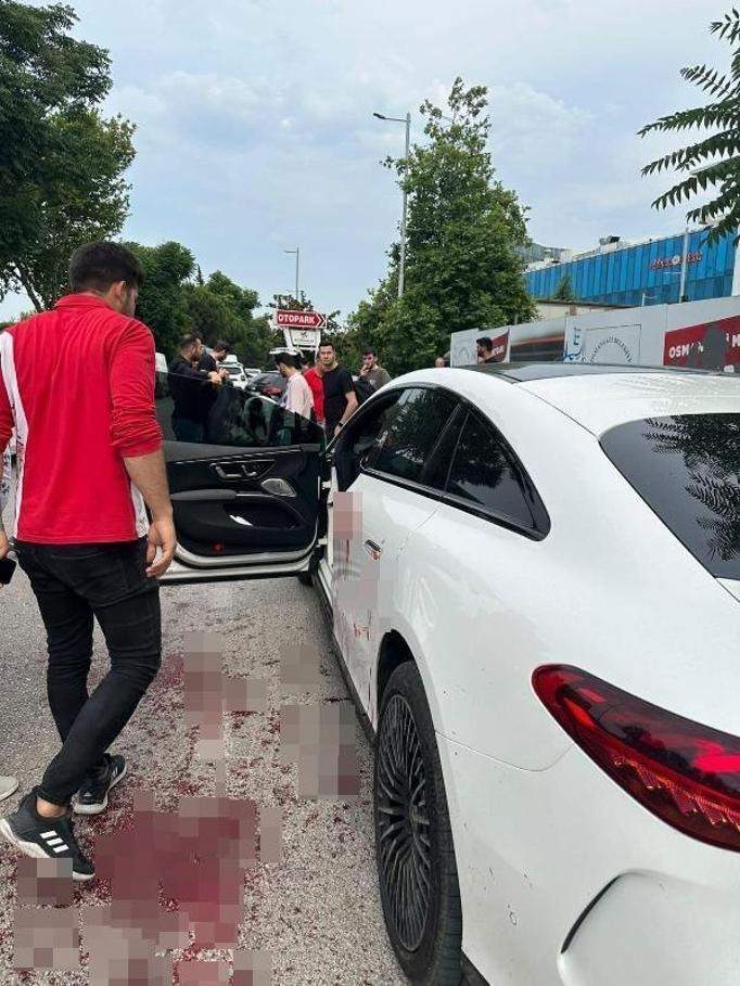 Bursa’da patronu Mustafa Ekşi’yi (41) otomobil içerisinde boğazını keserek öldüren