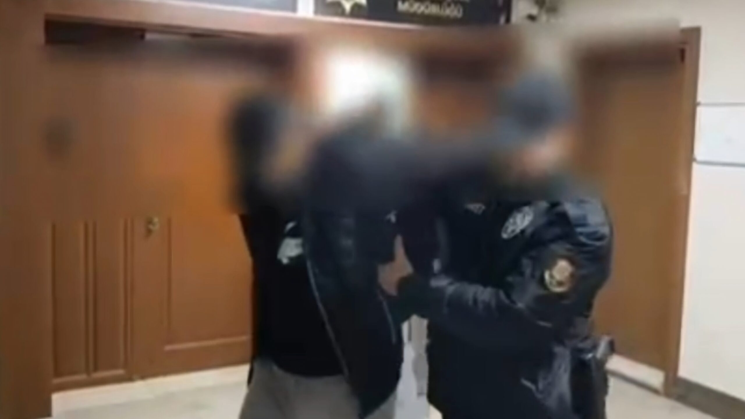 Sakarya’da polisin uyuşturucu ticareti yapan şahıslara yönelik düzenlediği eş zamanlı