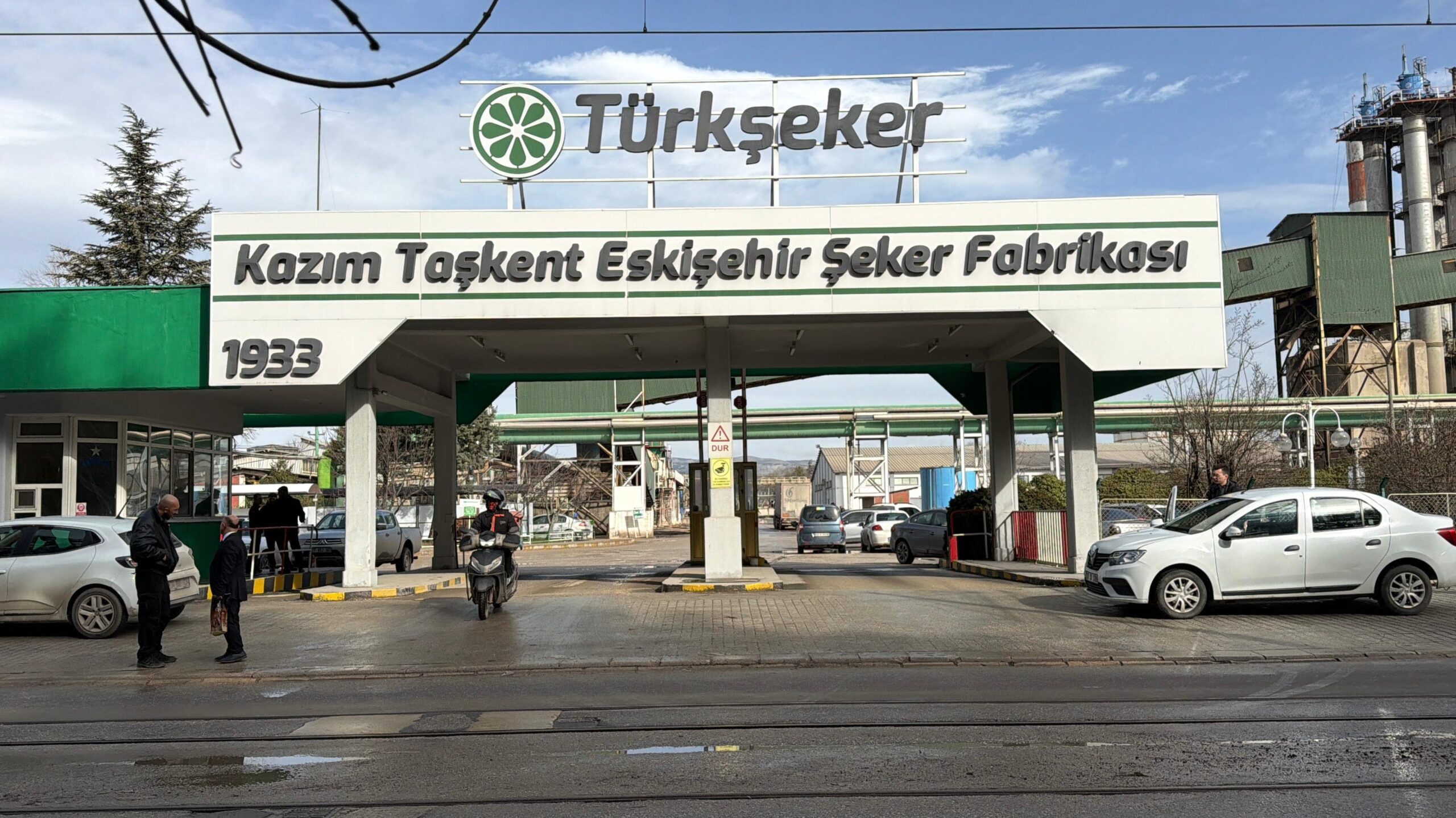Eskişehir’deki şeker fabrikasında, döküm işlemi sırasında meydana gelen cüruf patlaması