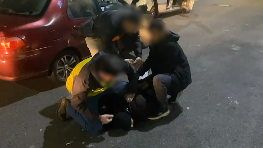 Sivas’ta polisin firari şahıslara yönelik düzenlediği operasyonlarda, haklarında kesinleşmiş hapis