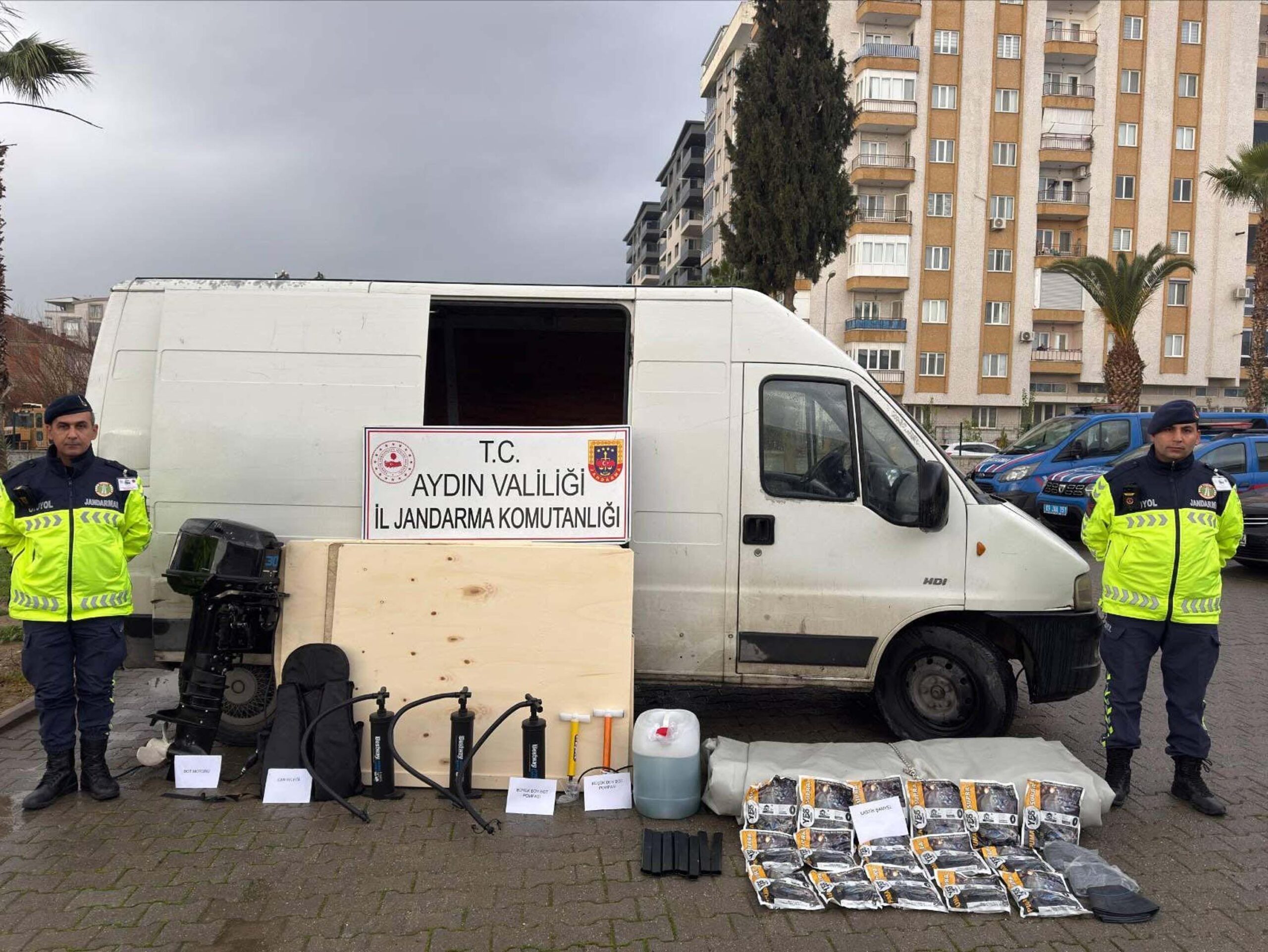 Aydın’da jandarma ekiplerinin “dur” ihtarına uymayarak kaçan ve bir süre