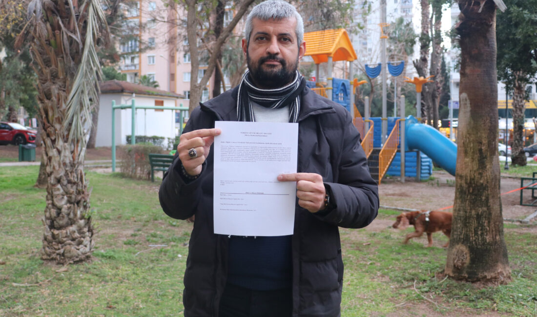 Antalya’da yaşayan Halit Mert, düğün ve nişan gibi merasimlerde Türk