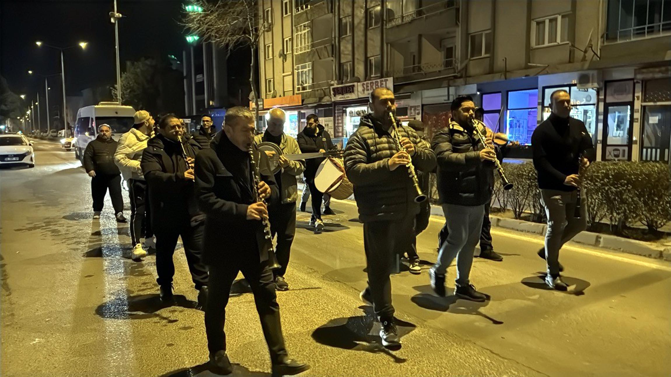 TEKİRDAĞ’ın Süleymanpaşa ilçesinde belediye tarafından kurulan ve Roman müzisyenlerden oluşan