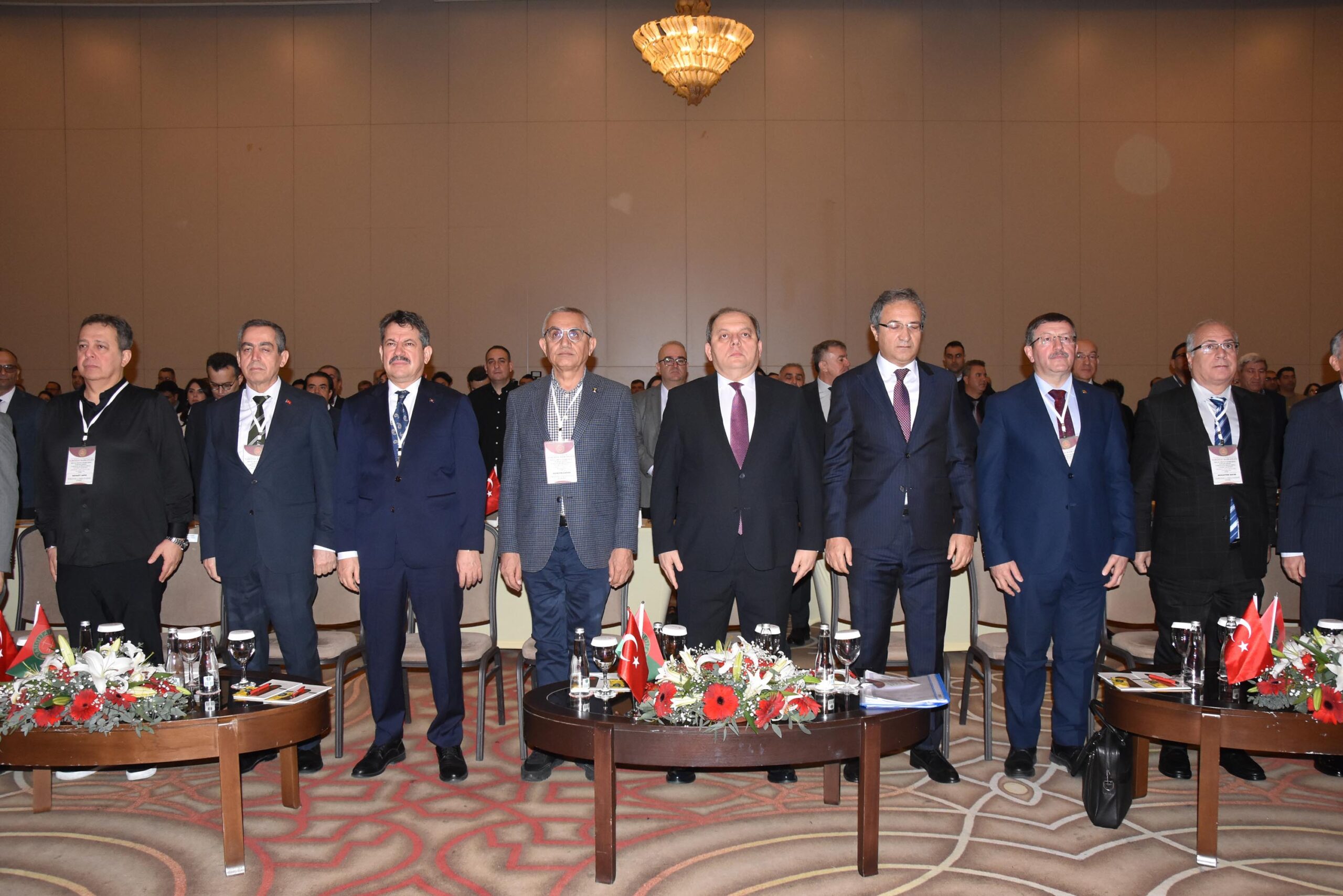 İzmir’de düzenlenen ve deprem ceza davalarının ele alındığı “Bölge Adliye