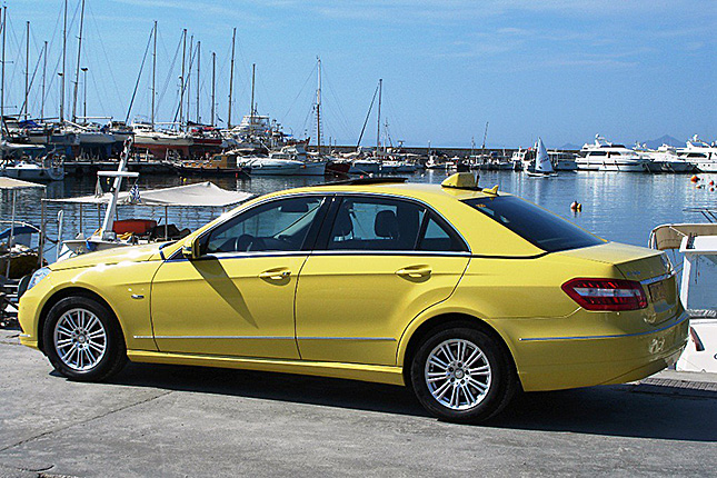 Yunanistan’ın başkenti Atina’da taksiciler, bir dizi hak talebiyle 17-19 Şubat