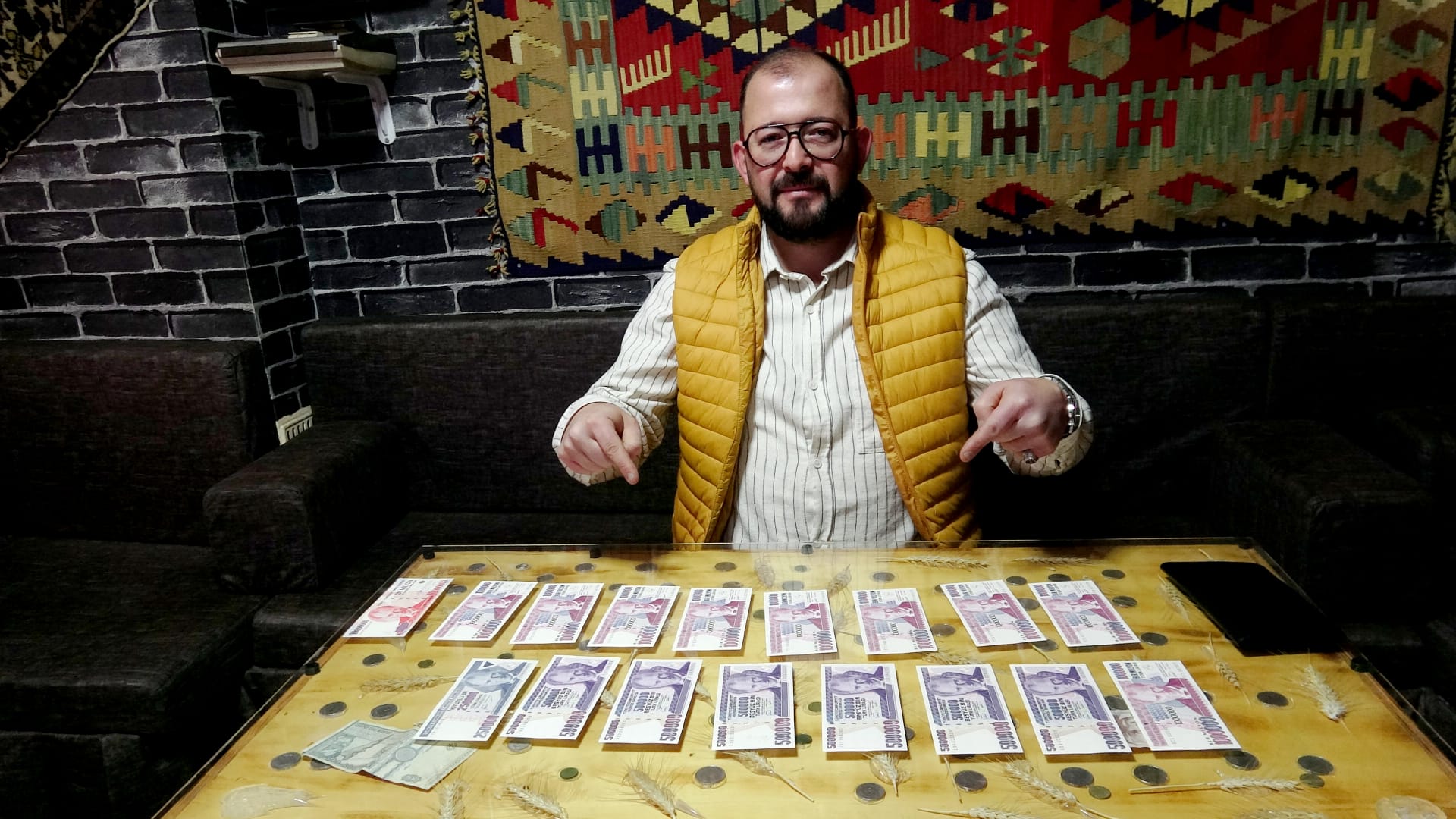 Kayseri’nin Yeşilhisar ilçesinde kıraathane işleten 32 yaşındaki Ahmet Cihan, 12