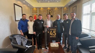 Ana Sayfa › Spor › ALTINTAŞSPOR KULÜBÜ YÖNETİCİ VE FUTBOLCULARI