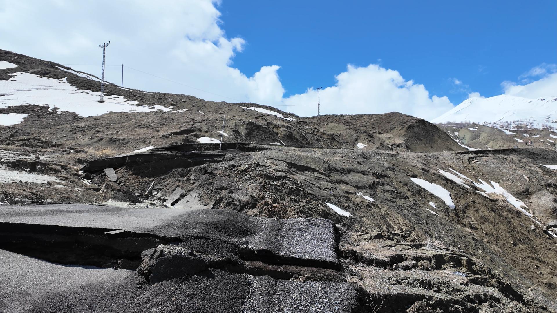 Bingöl’de etkili olan kuvvetli sağanak yağış, merkeze bağlı Yelesen grup