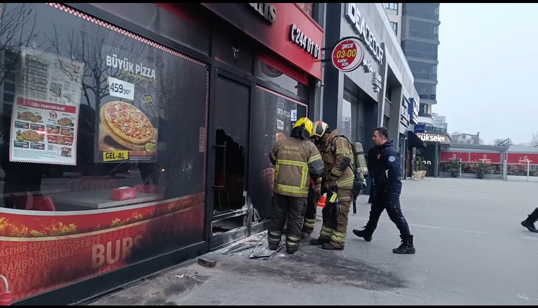 Bursa’nın Nilüfer ilçesinde, bir pizza zincirinin iki farklı şubesi aynı