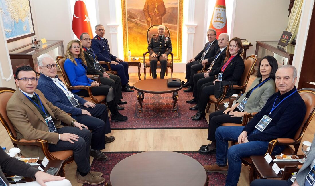 Ege Ordusu Komutanlığı’nda Düzenlenen Panelde Yapay Zekânın Savaş Doktrinlerine Etkisi