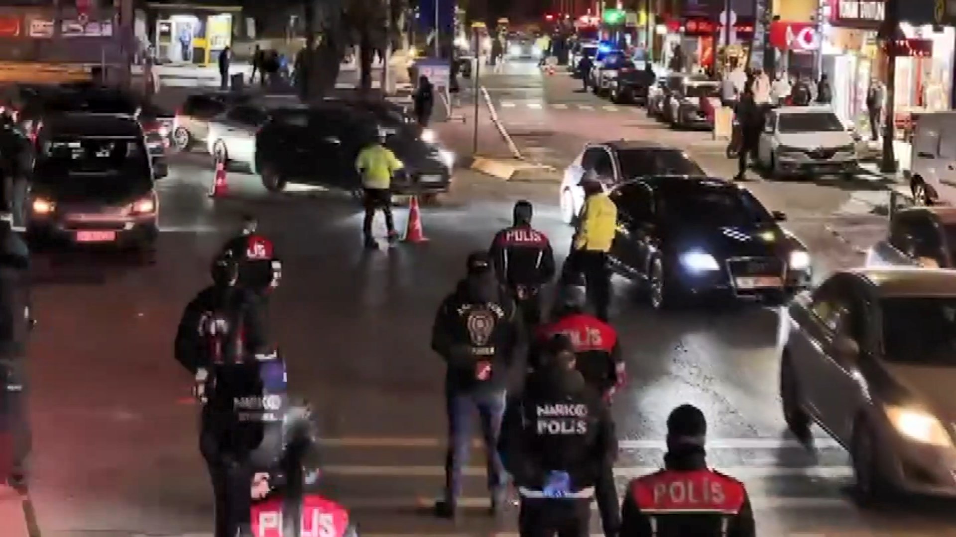 İstanbul Emniyet Müdürlüğü koordinesinde Avcılar’da gerçekleştirilen “Huzur Uygulaması” ile suç