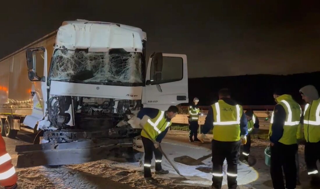 Kuzey Marmara Otoyolu Çekmeköy mevkisinde aynı yönde ilerleyen iki TIR’ın