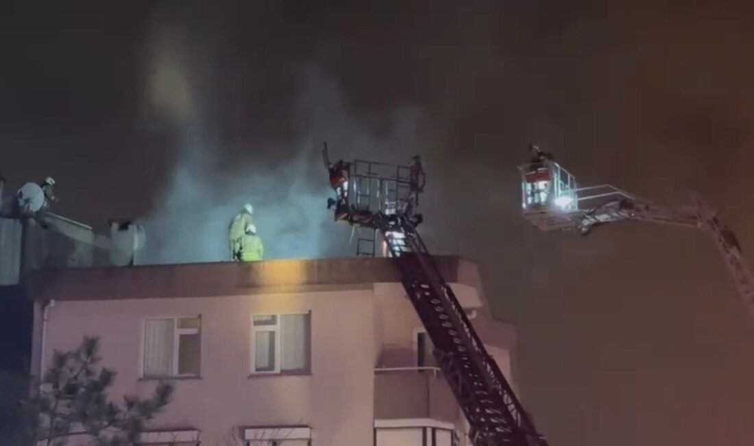 İstanbul Üsküdar’da site içerisindeki 5 katlı bir binanın çatısında gece