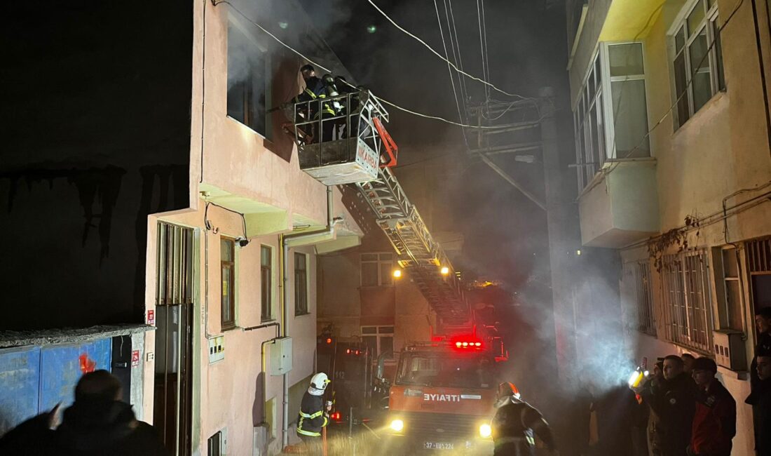 Kastamonu’nun Tosya ilçesinde bir evin ikinci katında meydana gelen patlamanın