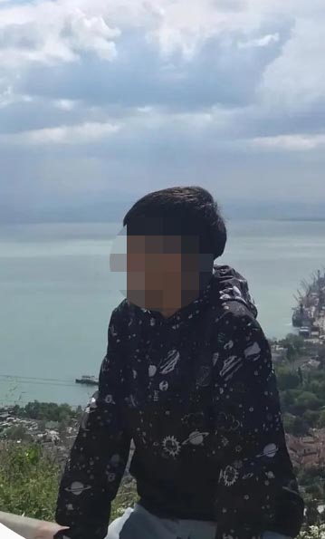 Kocaeli’nin Körfez ilçesinde iki genç arasında markette başlayan tartışma sokağa