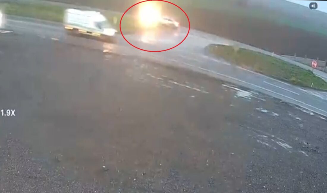 Diyarbakır’ın Bismil ilçesinde otomobil ile hafif ticari aracın çarpışması sonucu