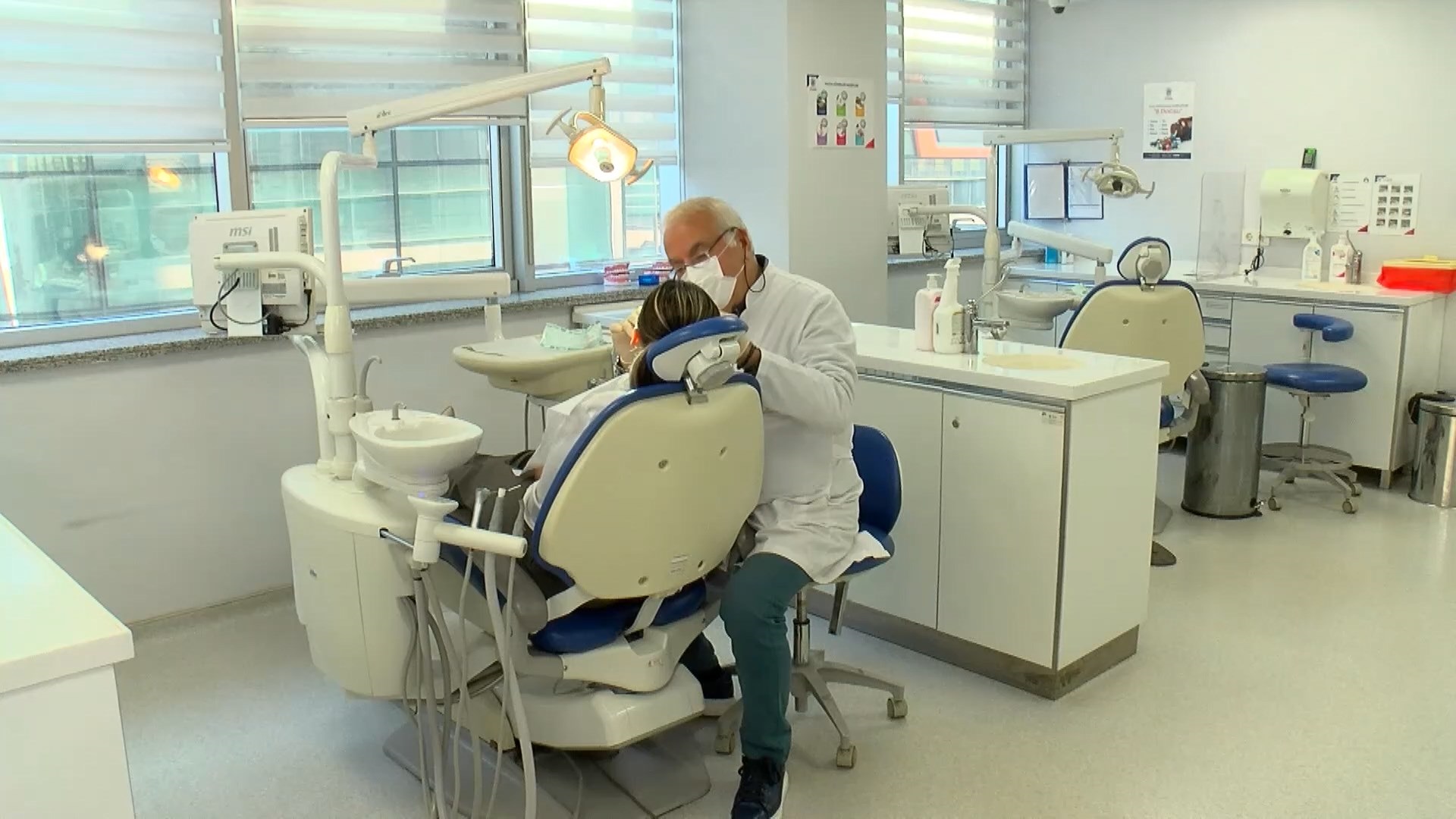 İstanbul Aydın Üniversitesi Periodontoloji Uzmanı Prof. Dr. Sabri Hasan Meriç,