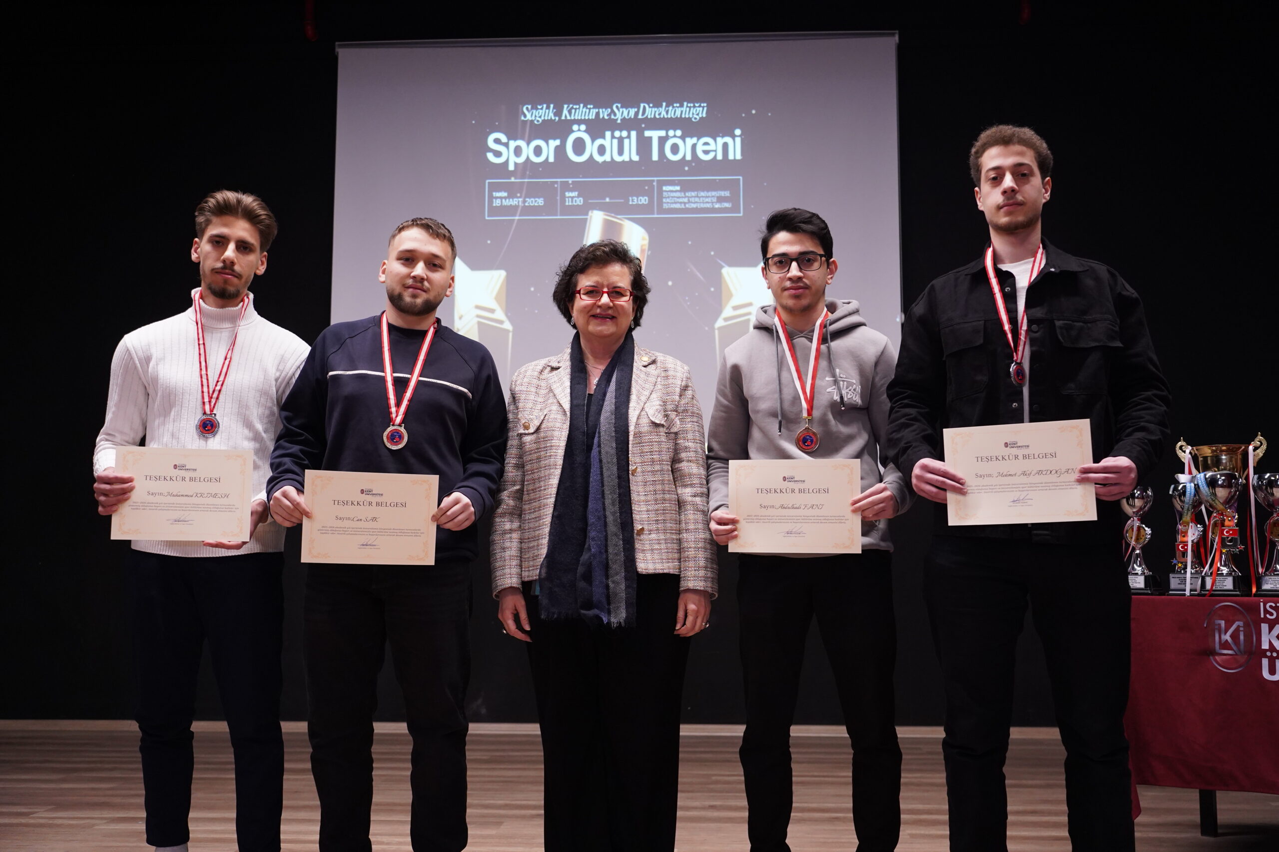 İstanbul Kent Üniversitesi, farklı branşlarda ulusal ve uluslararası dereceler elde