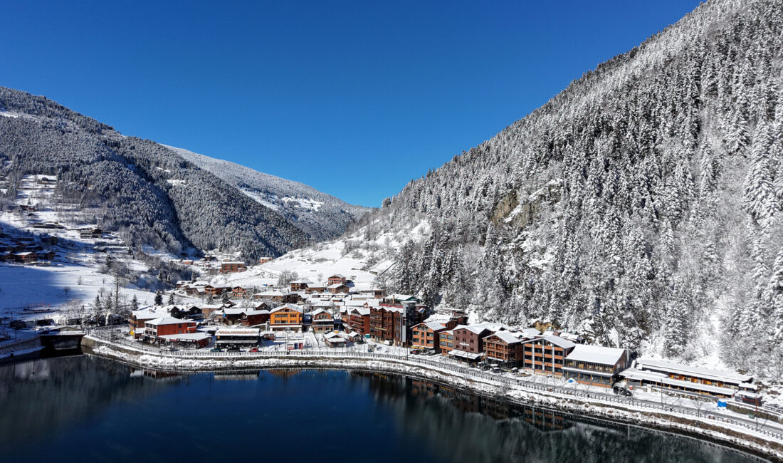 Doğu Karadeniz’in dünyaca ünlü turizm merkezi Uzungöl, Ramazan Bayramı tatili