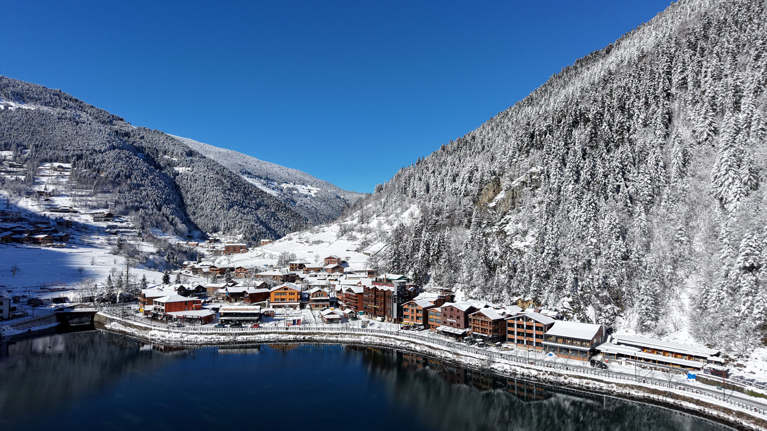 Doğu Karadeniz’in dünyaca ünlü turizm merkezi Uzungöl, Ramazan Bayramı tatili