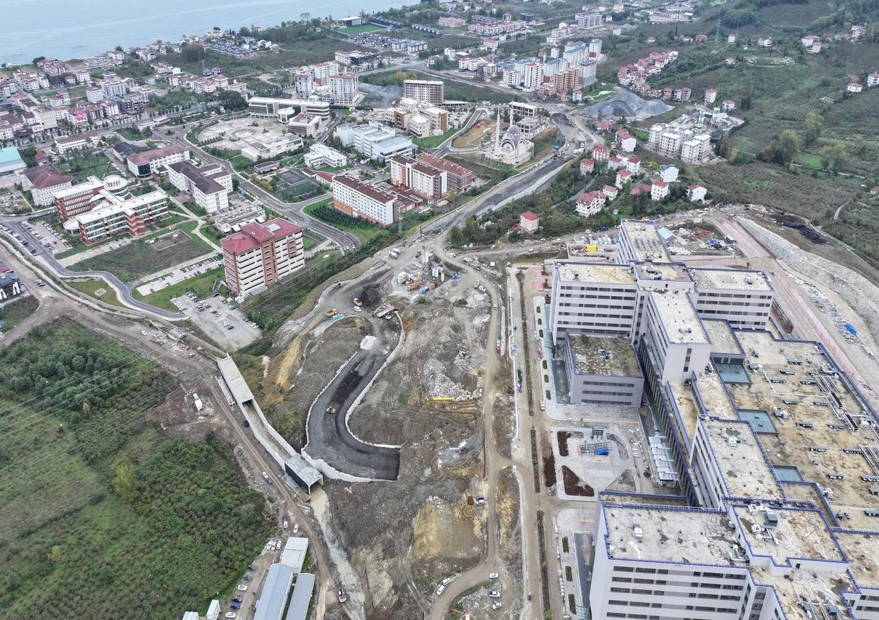Ordu’da ulaşım altyapısını güçlendirecek karayolu projeleriyle ilgili önemli gelişmeler yaşanıyor.