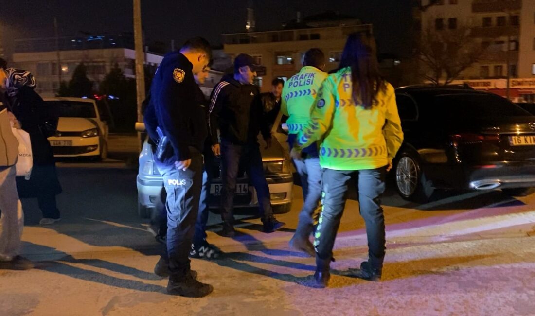 İnegöl ilçesinde yüksek sesle müzik dinleyerek çevreye rahatsızlık veren otomobil