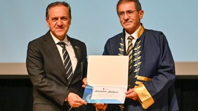 &nbsp; Vali Ahmet Hamdi Usta Sağlık Çalışanlarıyla Buluştu Yalova Valisi