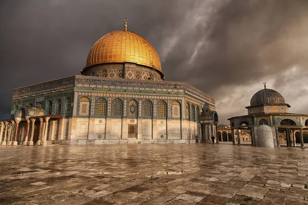 &nbsp; Harem-i Şerif Kapılarını Yeniden Müslümanlara Açtı İsrail’in, ABD ile