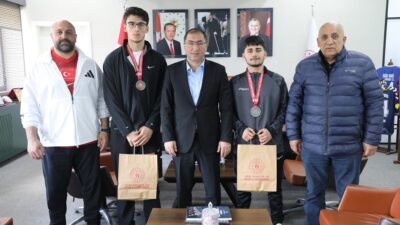 Bursa’da düzenlenen Genç Erkekler ve Kadınlar Türkiye Ferdi Boks Şampiyonası’ndan