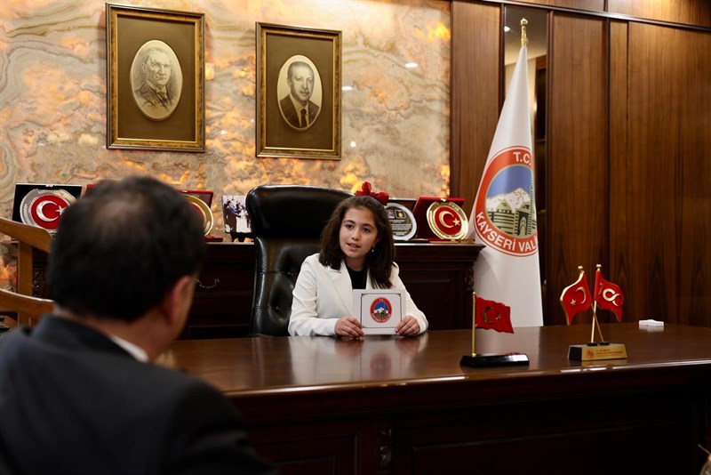 KAYSERİ / TEKHA Kayseri Valisi Gökmen Çiçek, 23 Nisan Ulusal