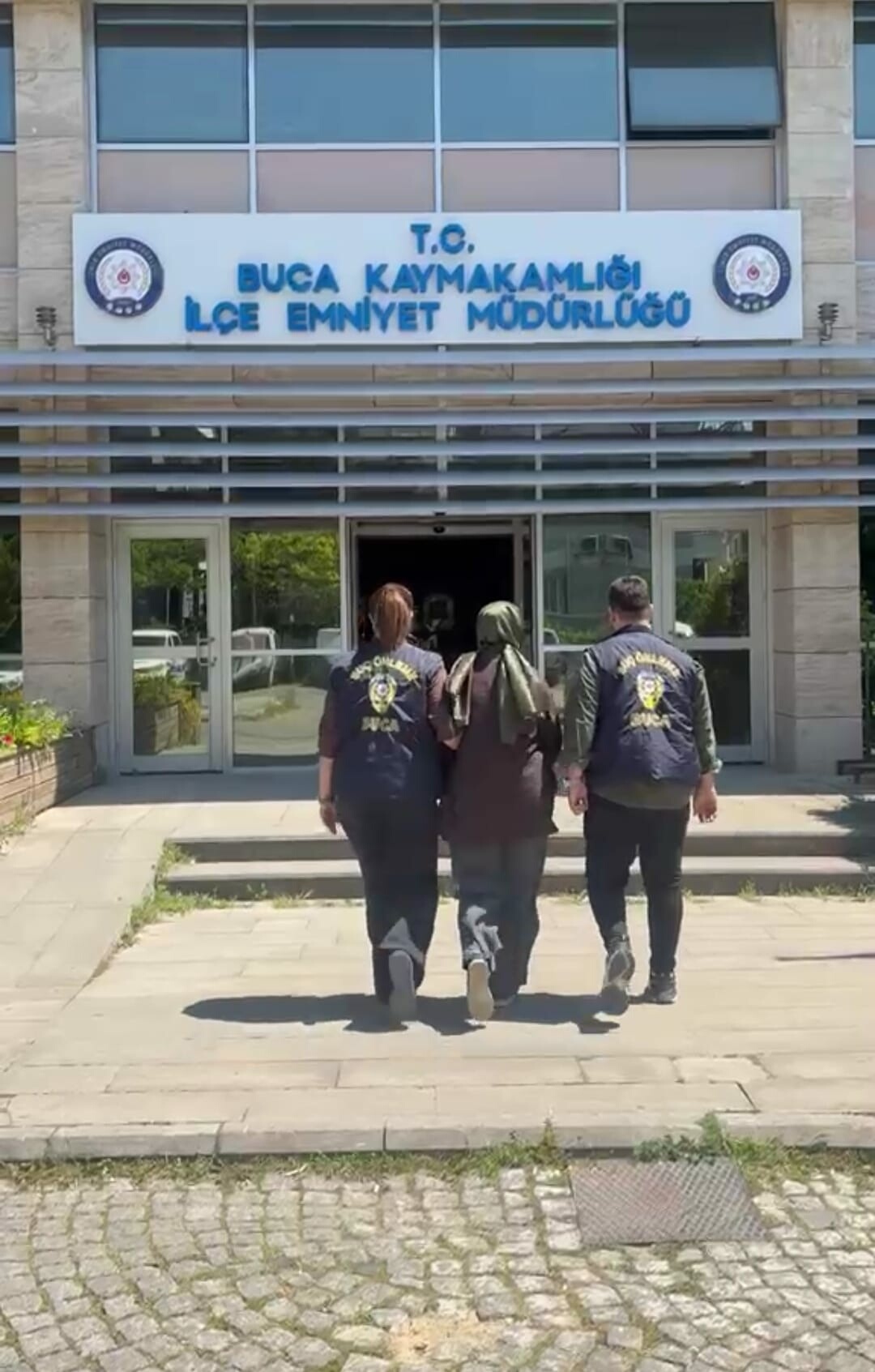 İzmir’in Buca ilçesinde, hakkında 11 yıl 8 ay kesinleşmiş hapis