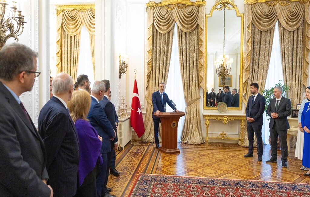 LONDRA / TEKHA Dışişleri Bakanı Hakan Fidan, resmi temaslarda bulunmak