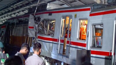 ENDONEZYA / TEKHA Endonezya’nın Batı Java bölgesinde iki trenin çarpışması