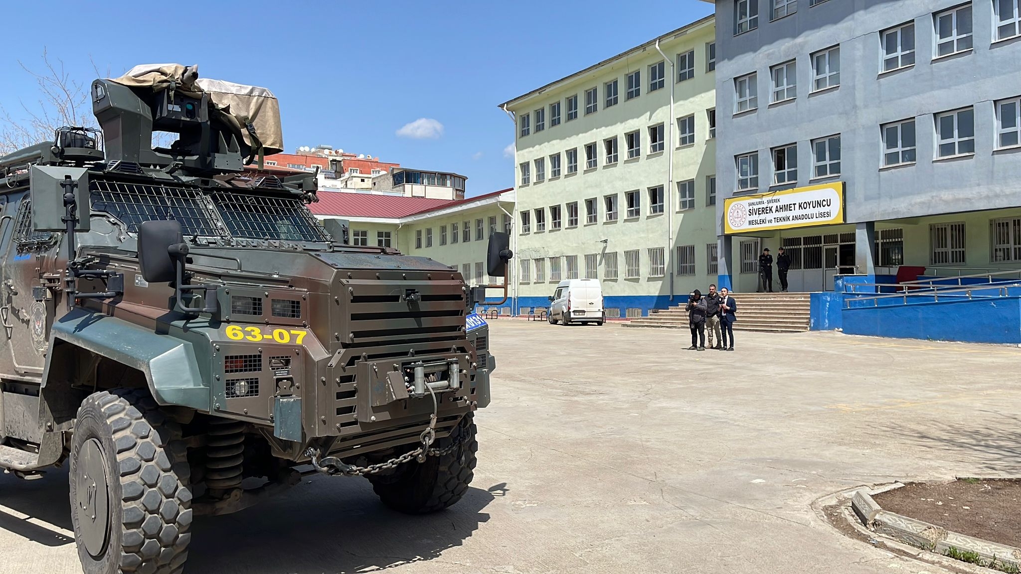 Siverek ilçesinde devamsızlık nedeniyle uzaklaştırıldığı Ahmet Koyuncu Mesleki ve Teknik