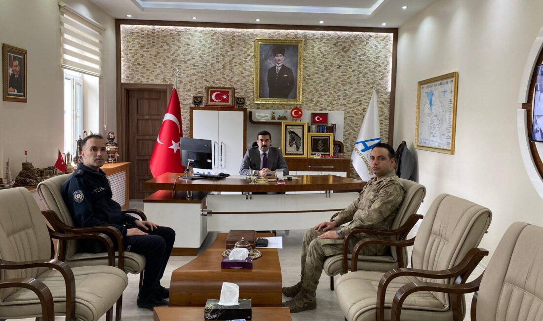 Kars’ın Arpaçay ilçesinde güvenlik ve asayiş konularının ele alındığı toplantı,