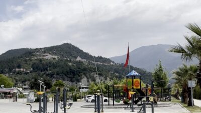 Osmaniye’de 2 yaşındaki İnci Mihra Fidan, emziğine alışılmışın dışında bir