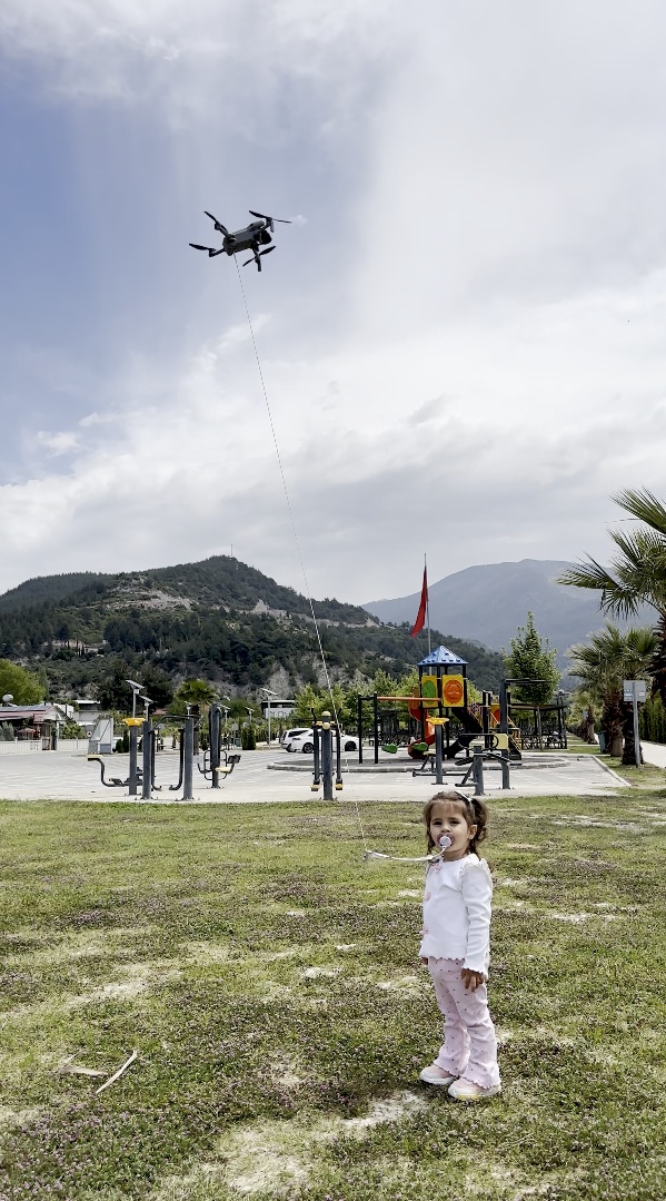 Osmaniye’de 2 yaşındaki İnci Mihra Fidan, emziğine alışılmışın dışında bir