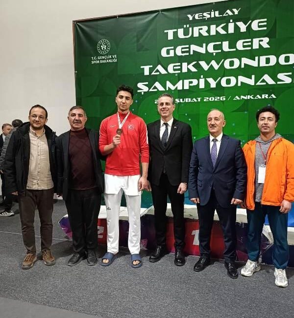 Van Gevaşlı Öğrenci Raci Şahin Tekvandoda Türkiye 3.’sü Oldu VAN’LI