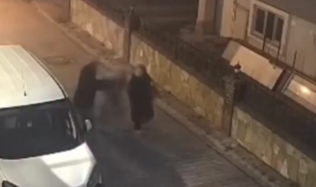 Samsun’un Atakum ilçesinde bir kişiyi adres sorma bahanesiyle durdurup boynundaki