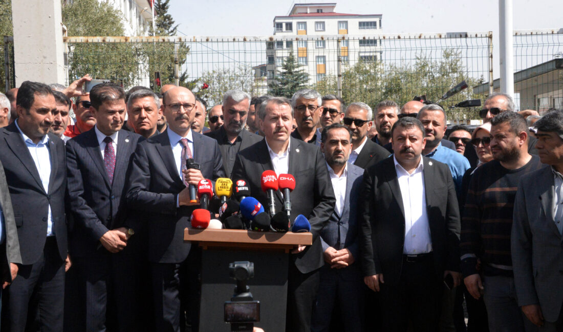 Memur-Sen ve Eğitim Bir-Sen Genel Başkanı Ali Yalçın ile Türk