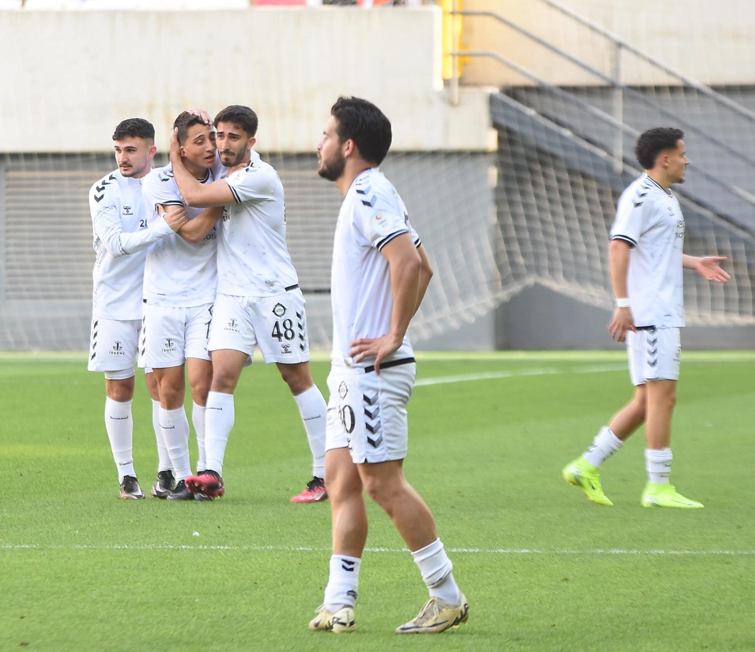 Lig 4. Grup’ta mücadele eden Altay, Nazilli Spor’un küme düşürülmesiyle