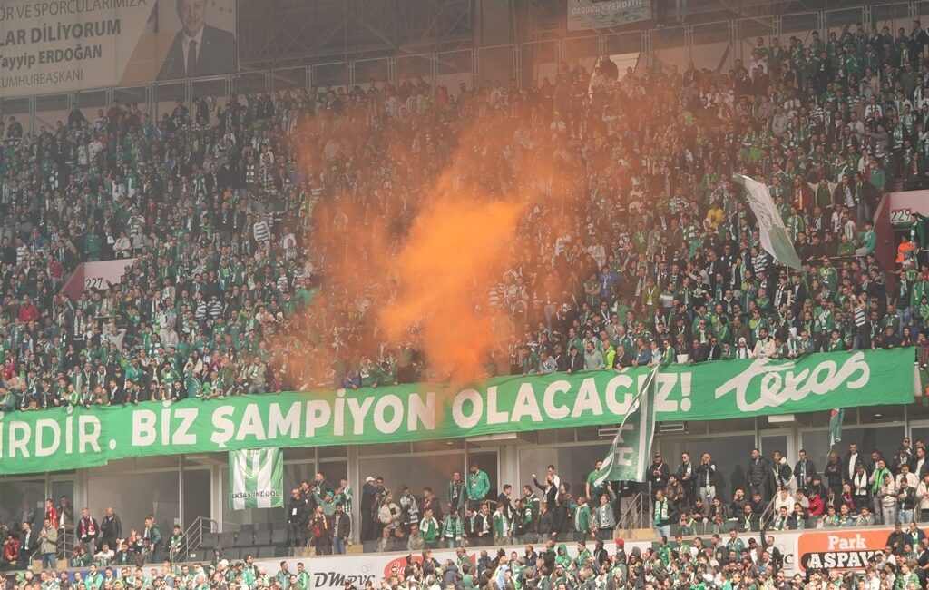 BURSASPOR, 2’nci Lig Kırmızı Grup’ta Ankara Demirspor ile oynadığı müsabakadaki