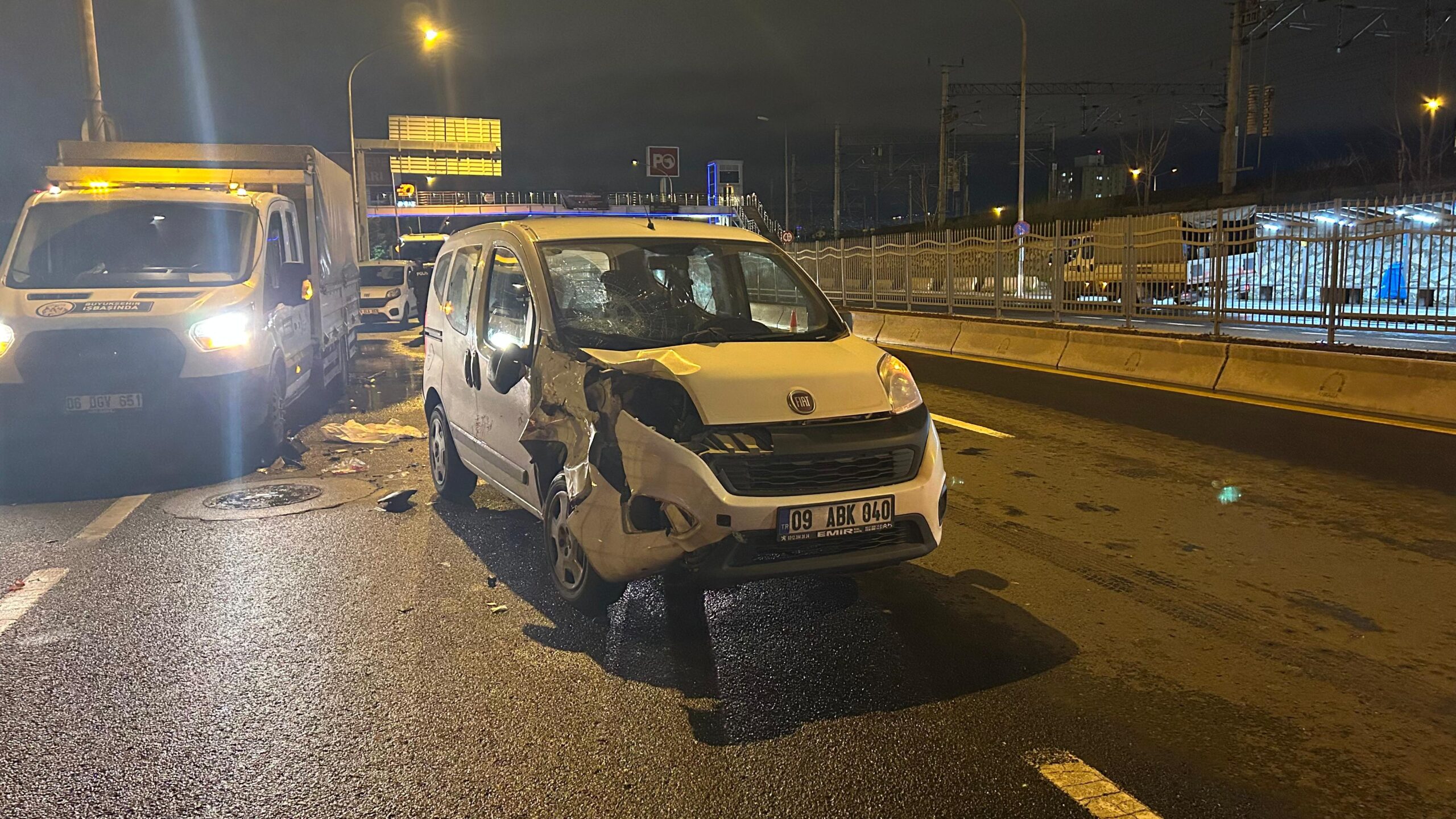 Ankara’nın Çankaya ilçesinde hafif ticari araçla çarpışan motosikletin sürücüsü A.D.,