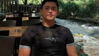 Muğla’nın Marmaris ilçesinde, bir teknede çıkan kavgada 20 yaşındaki Arda